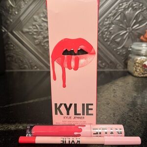 Kylie Jenner Velvet Liquid Lipstick & Lip Liner Set - 203 Party Girl